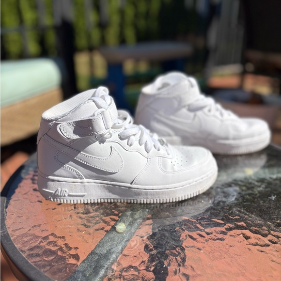 Nike Air Force 1 Mid in White - 7.5 W - Picture 4 of 8